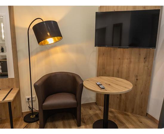 Hln Apartments Am Bahnhof ザールブリュッケン エクステリア 写真