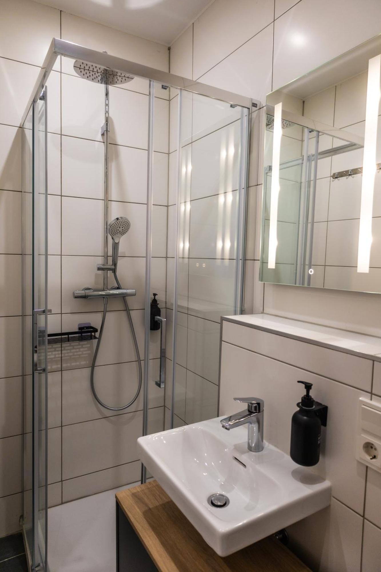 Hln Apartments Am Bahnhof ザールブリュッケン エクステリア 写真