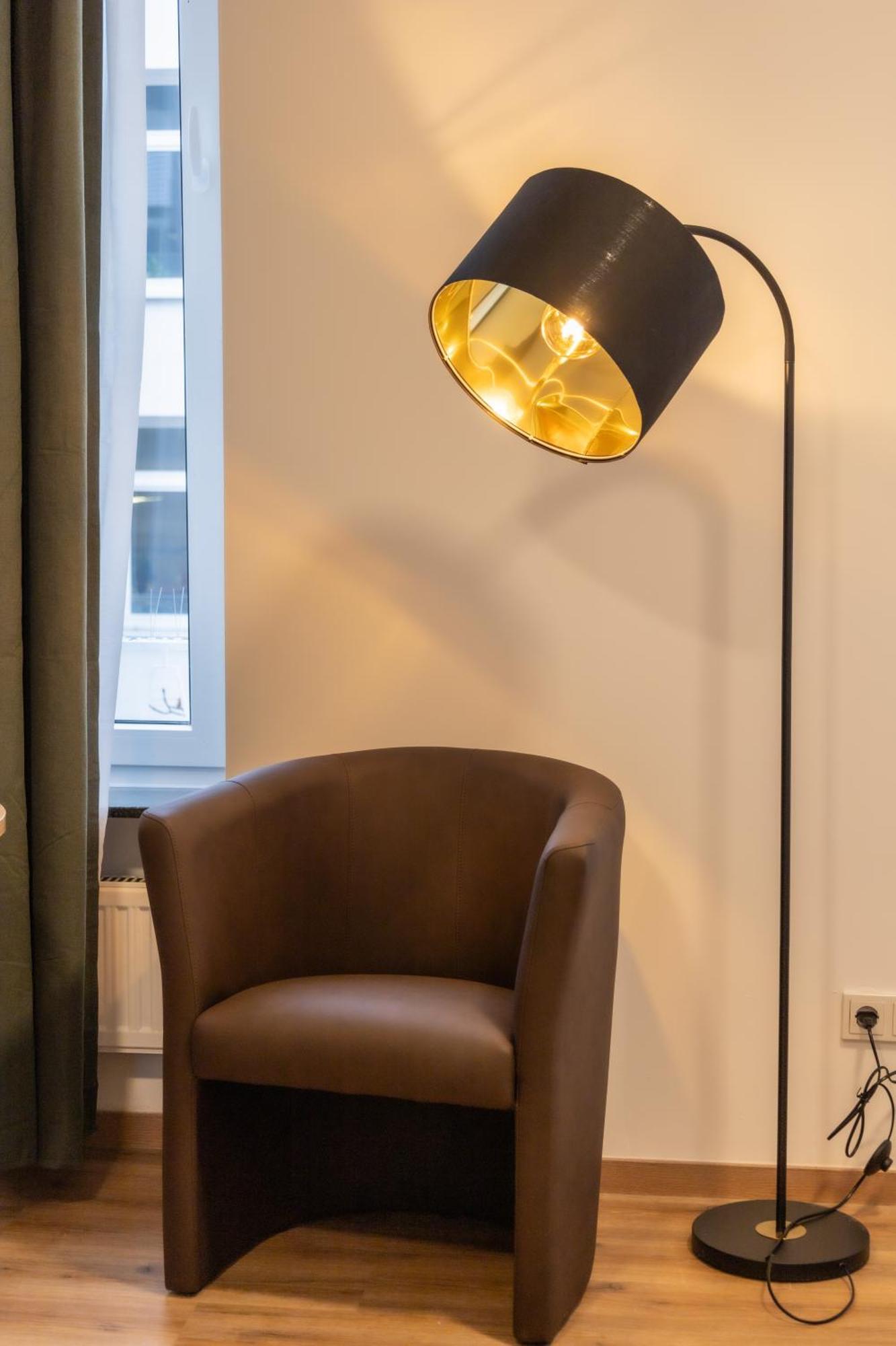 Hln Apartments Am Bahnhof ザールブリュッケン エクステリア 写真