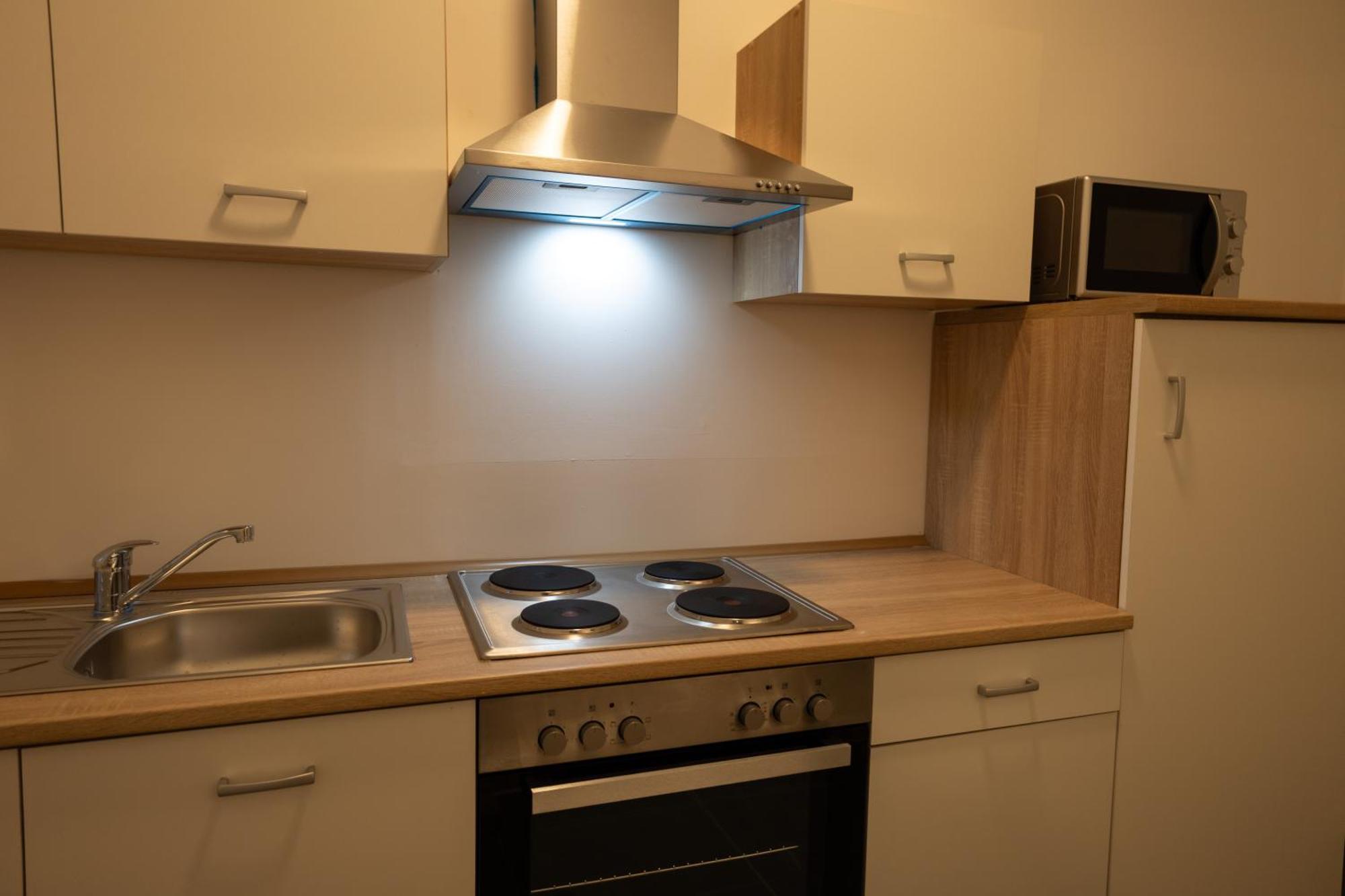 Hln Apartments Am Bahnhof ザールブリュッケン エクステリア 写真